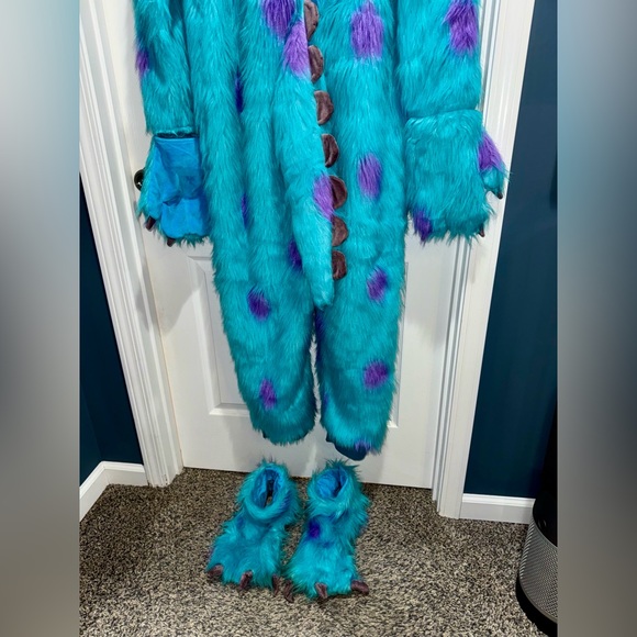 Size large hooded Disney Pixar’s Monsters, Inc. Sulley Costume for Adults - Picture 6 of 11
